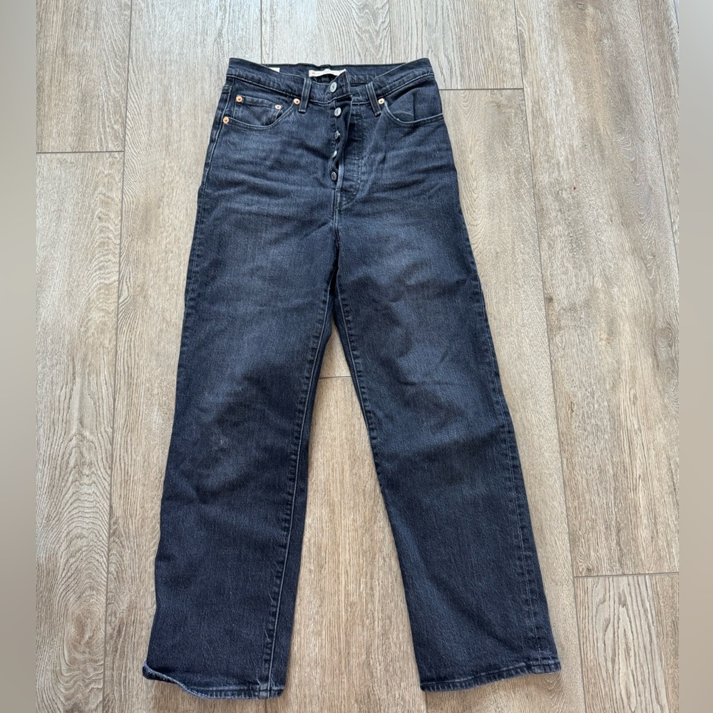 Levi’s rib cage straight ankle jeans